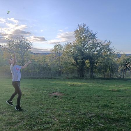 Chez Marthe, Organic Farm Stay Knin Bagian luar foto