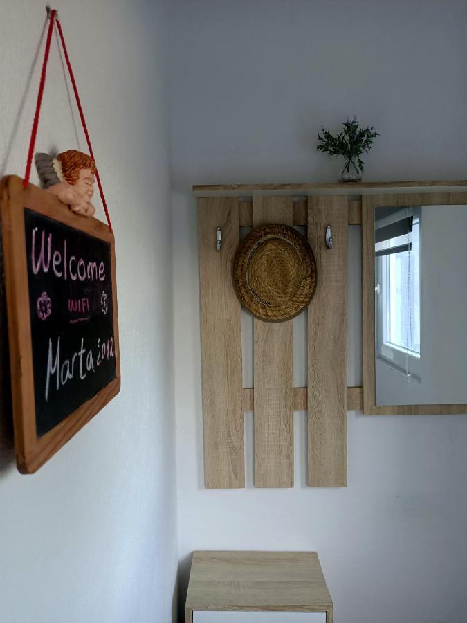 Chez Marthe, Organic Farm Stay Knin Bagian luar foto