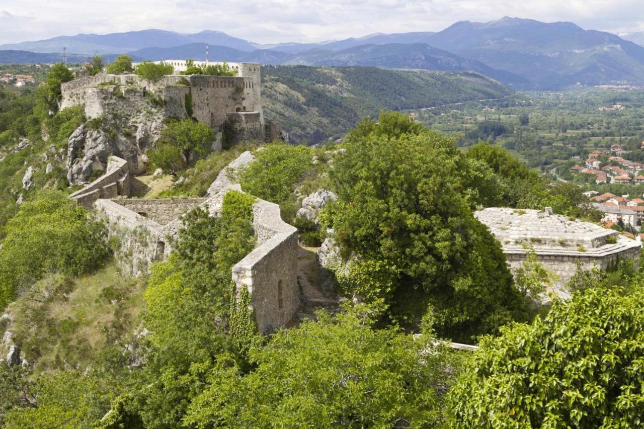 Chez Marthe, Organic Farm Stay Knin Bagian luar foto